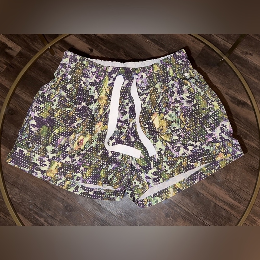 Lululemon Spring BreakAway Shorts Floral